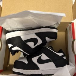 Nike Dunk Low Pandas