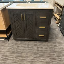 36” Bathroom Vanity In Brown 