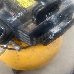 Dewalts Air Compressor 6 Gallons