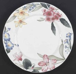 Villeroy & Boch Bone China Service for 8