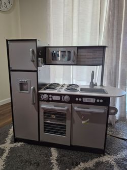 KidKraft Uptown Kitchen