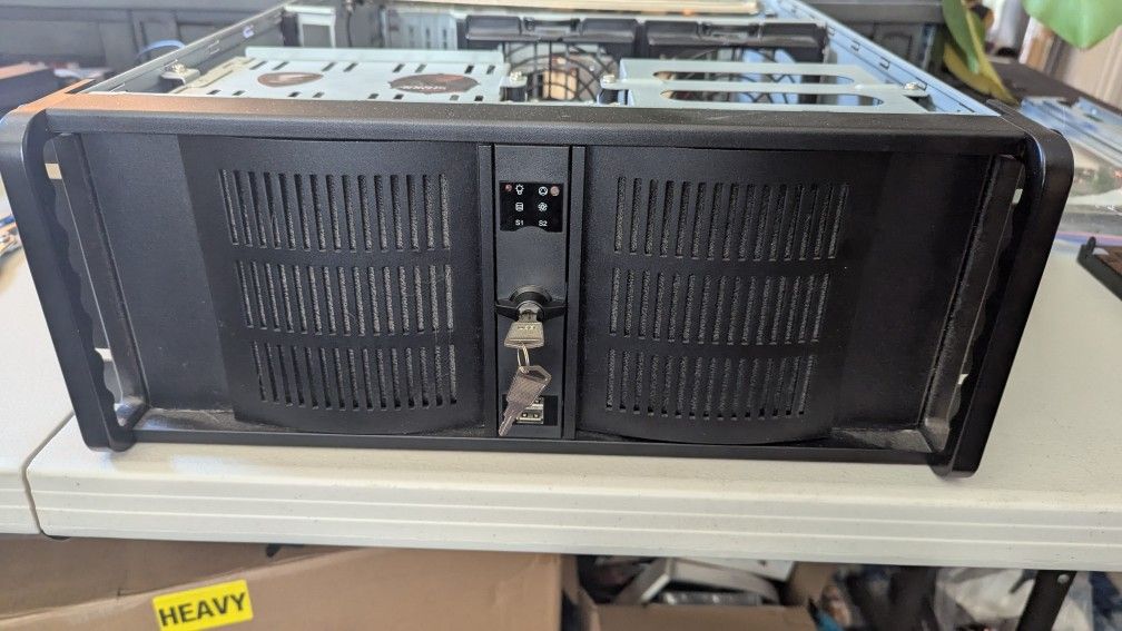 4U Rackmount case modified with extra parts