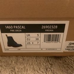 Dr. Martens Size 7 New