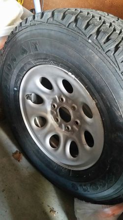 Firestone Destination A/T tire LT285 70R17