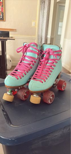 Moxi beach bunny skates