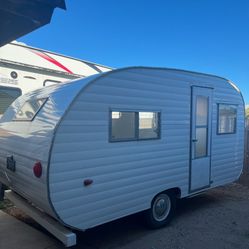 1973 Teardrop Cardinal Camper- 