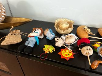 Puerto Rican ornaments and dolls