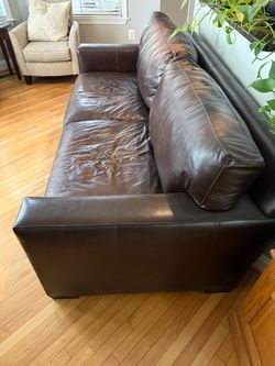 Brown Leather Sofa – 87" Wide – Classic, Comfortable & Spacious