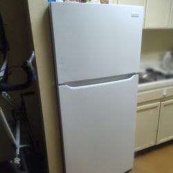 6-month-old Refrigerator Apartment Size To Figure It