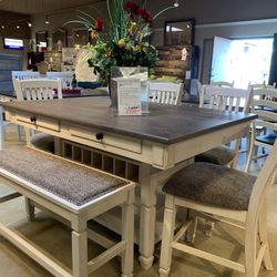 Bolanburg Antique White/Oak Counter Height Set (Dining table and Chairs 
