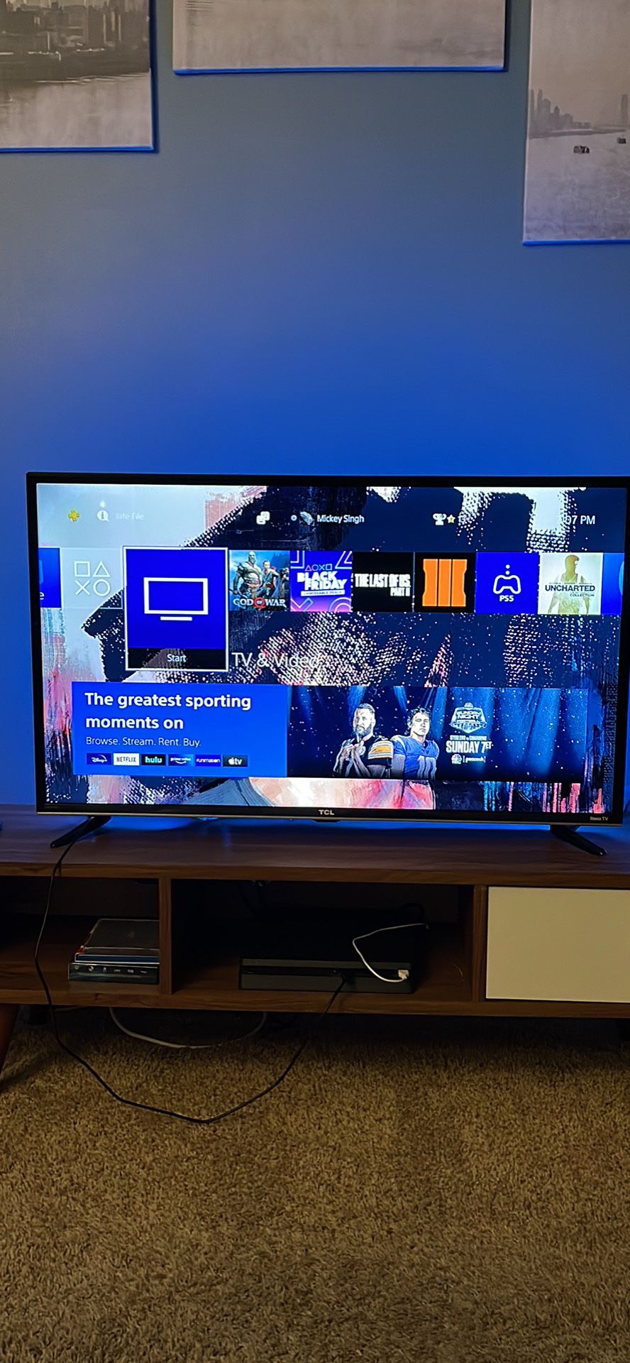 TCL 40’ TV in great condition (w/ Roku)