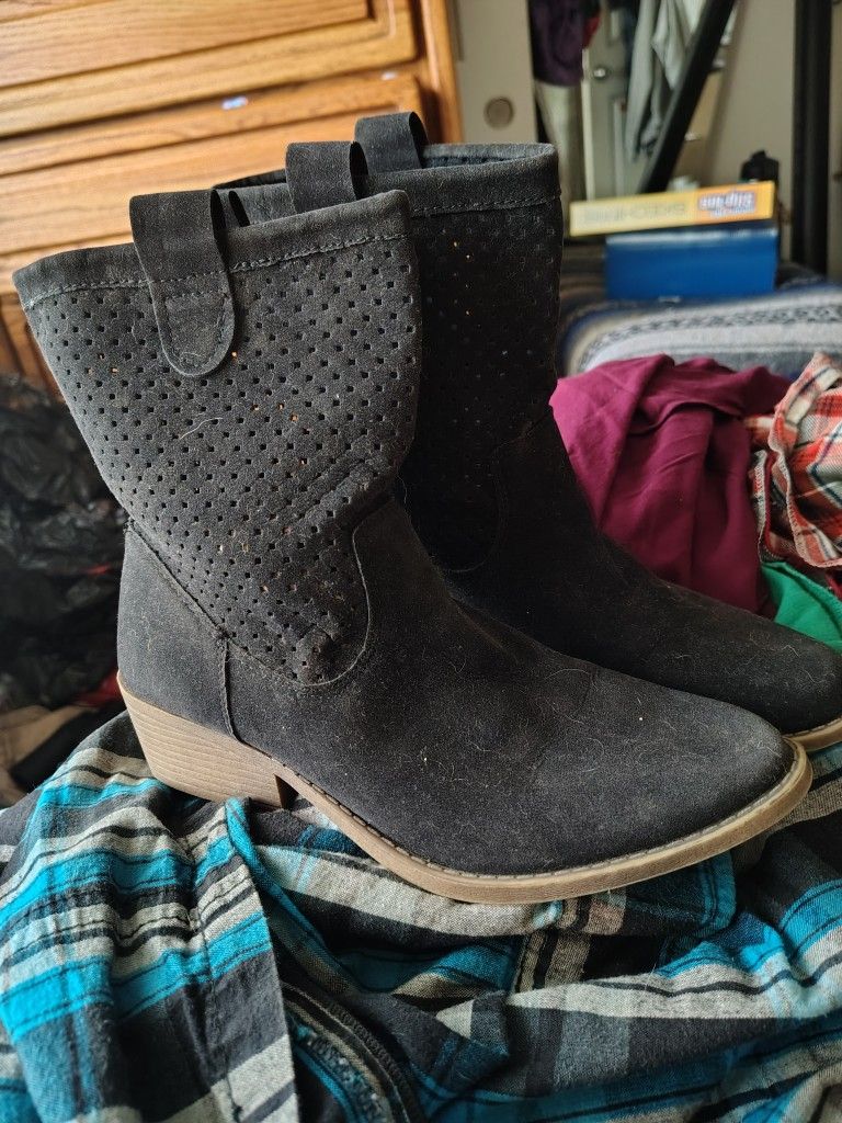 Wemen's Rampage Boots (Black)