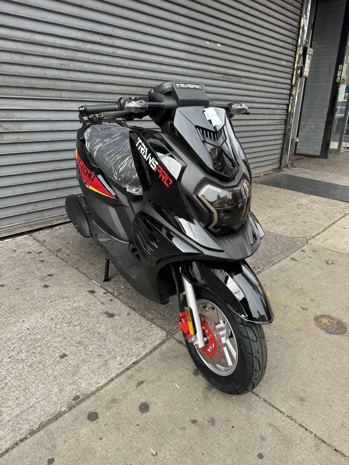 Brand New Spino 200cc Gas Scooter 