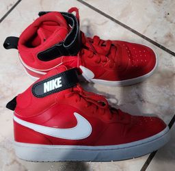 Youth Nike Court Sneakers size 7 Youth