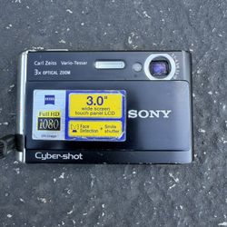 Sony Cyber-shot DSC-T70 digital camera. 