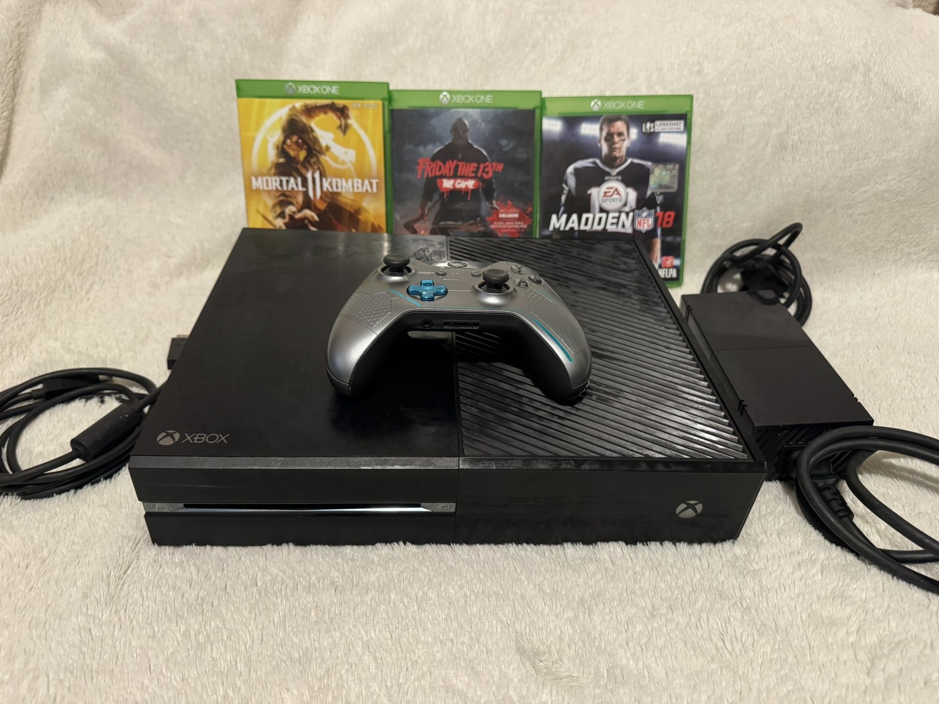 Xbox One W/3 Games