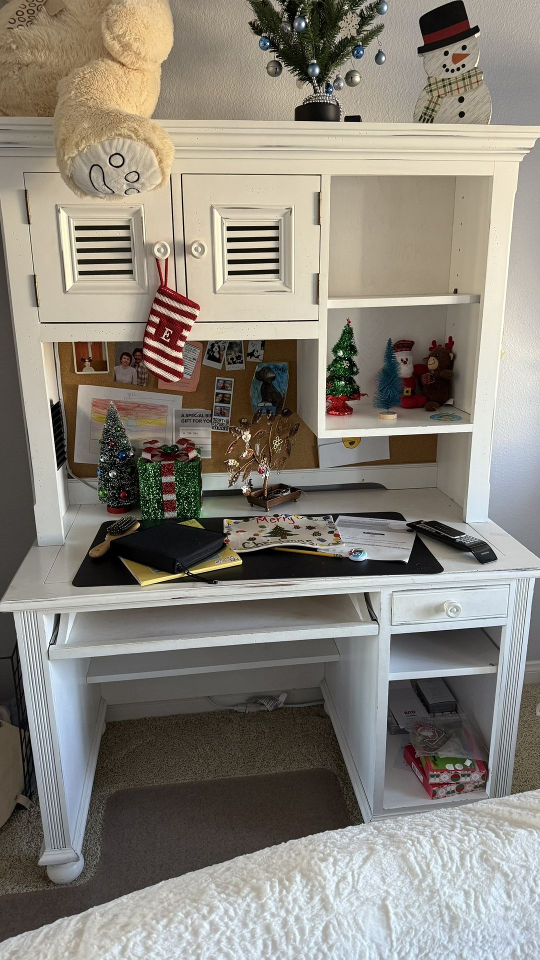 White Desk With Hutch