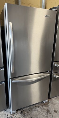 30” Bottom-Freezer Refrigerator KitchenAid