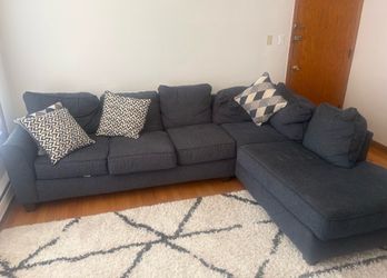 Sectional Couch with Chaise