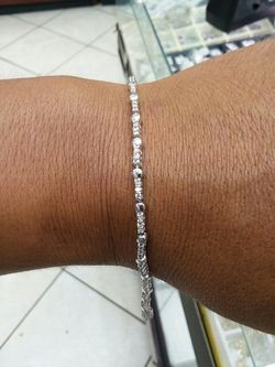 18k white gold bracelet 8.5 grams 1.50 ct diamonds