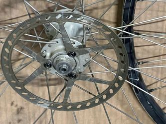 Mercedes Benz/Amp Research mountain bike wheelset