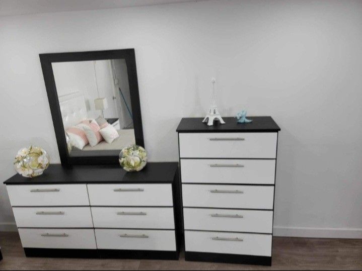 DRESSER WITH MIRROR AND CHEST 