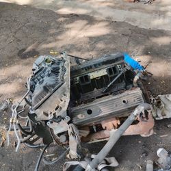 1999 350 5.7 Runs Good No Leaks Used Engine With Everything Wire Harness No Computer Low Miles 107.00 Miles For $900.00