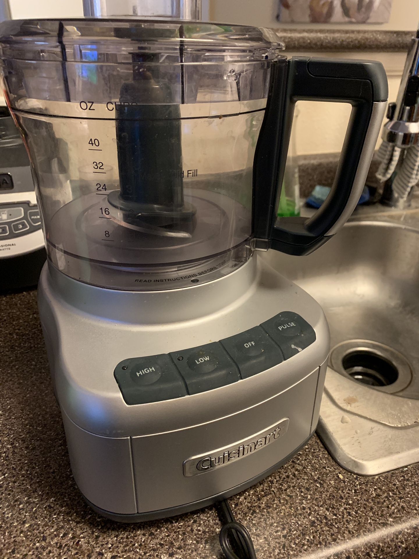 Cuisinart Food Processor, 8 cups for Sale in Renton, WA OfferUp