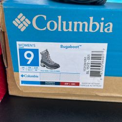 Women’s Size 9 Columbia Bugaboots - Like New, Never Worn