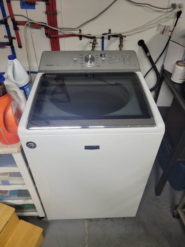 Maytag Bravos XL Washer And Gas Dryer