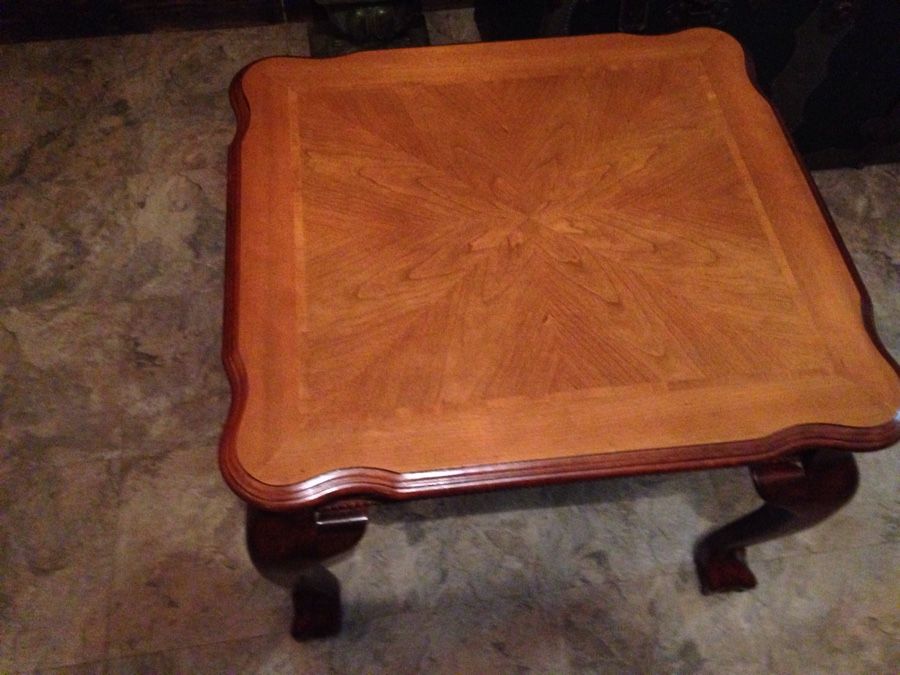 Table ball and claw foot