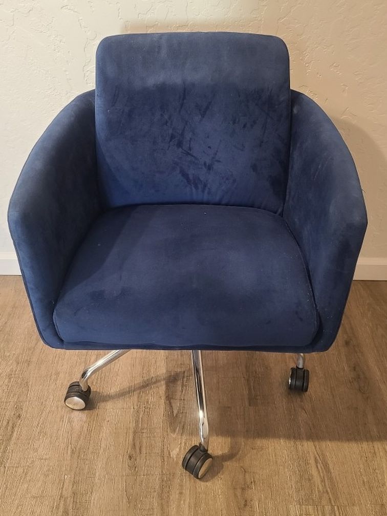 Modern Office Chair "Never Used"