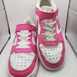 Size 1 Youth the Nike Court Borough Low Recraft kids' sneakers