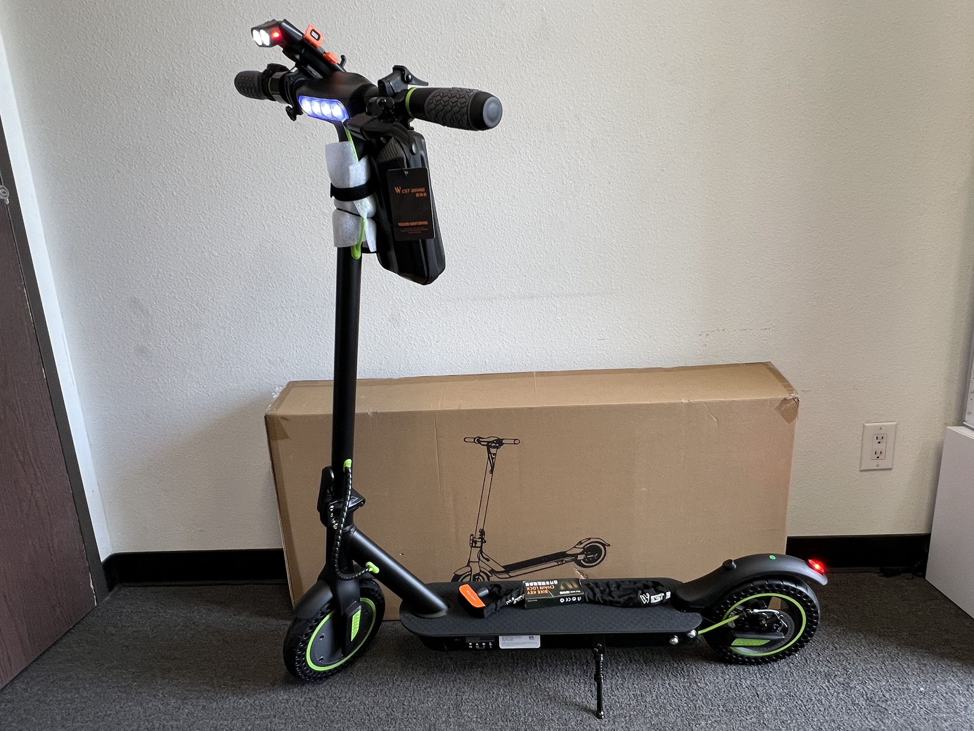 Electric Scooter 18mph Max Speed, 25miles Max Range