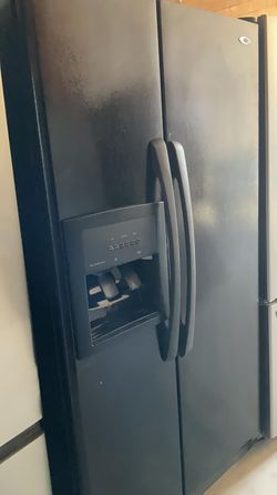 Amana Side-by-Side Black Refrigerator Fridge
