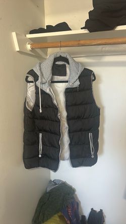 Women’s vest with a hood size XLarge