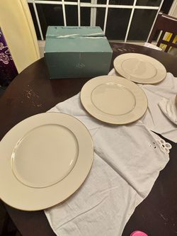 Lenox Ivory Gold Rim Dinner Plates Set of 7