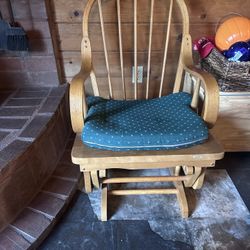 Wooden Rocking Chair 