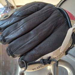 YOUTH'S 10 INCH RAWLINGS/DEREK JETER AUTOGRAPH MODEL BASEBALL GLOVE 