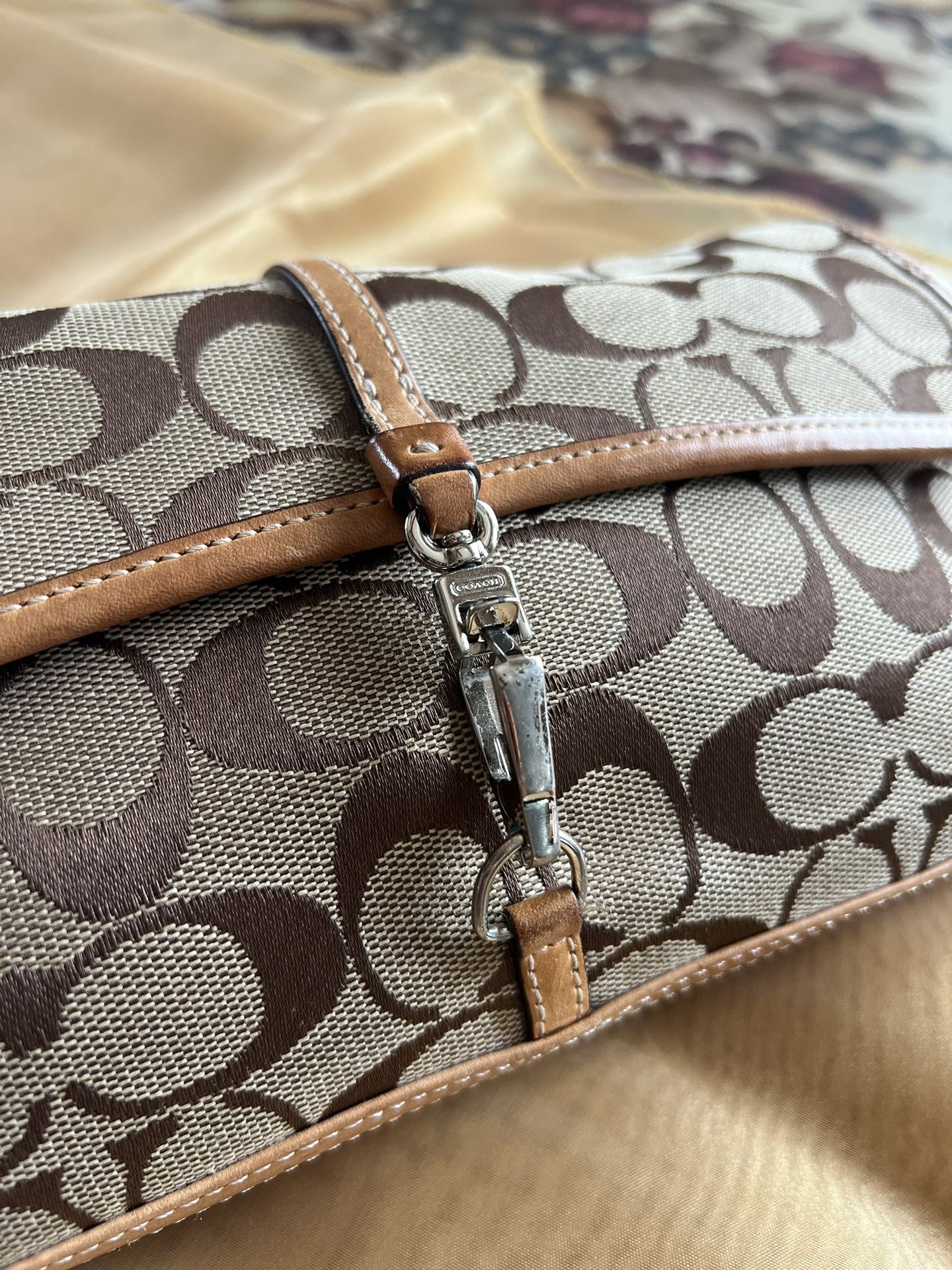 バッグ Coach Signature Demi Clip Flap Purse Coach Signature Clip Demi Flap Shoulder Handbag – Holy Thrift