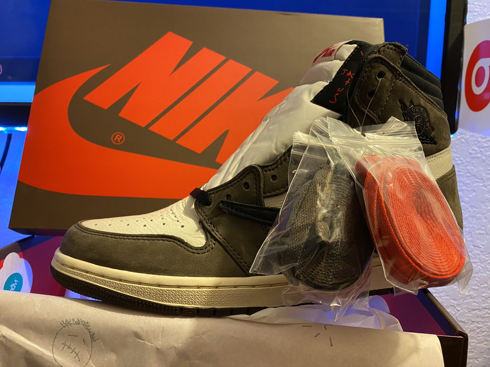 Jordan 1 Retro High OG SP Travis Scott Mocha 100% Automatic