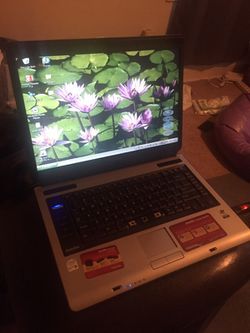 Toshiba Laptop (Needs External Keyboard)