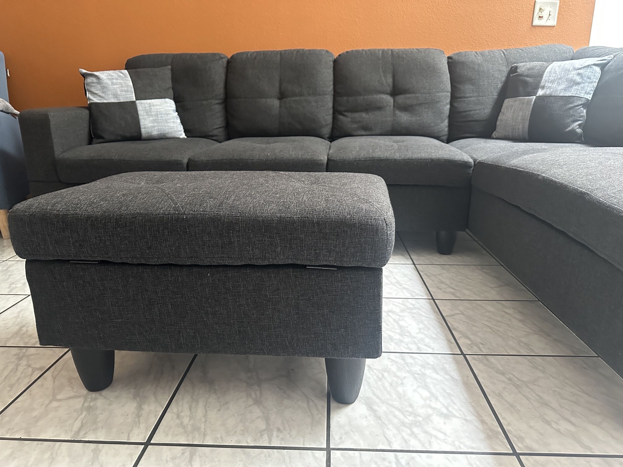 Sectional sofa With ottoman