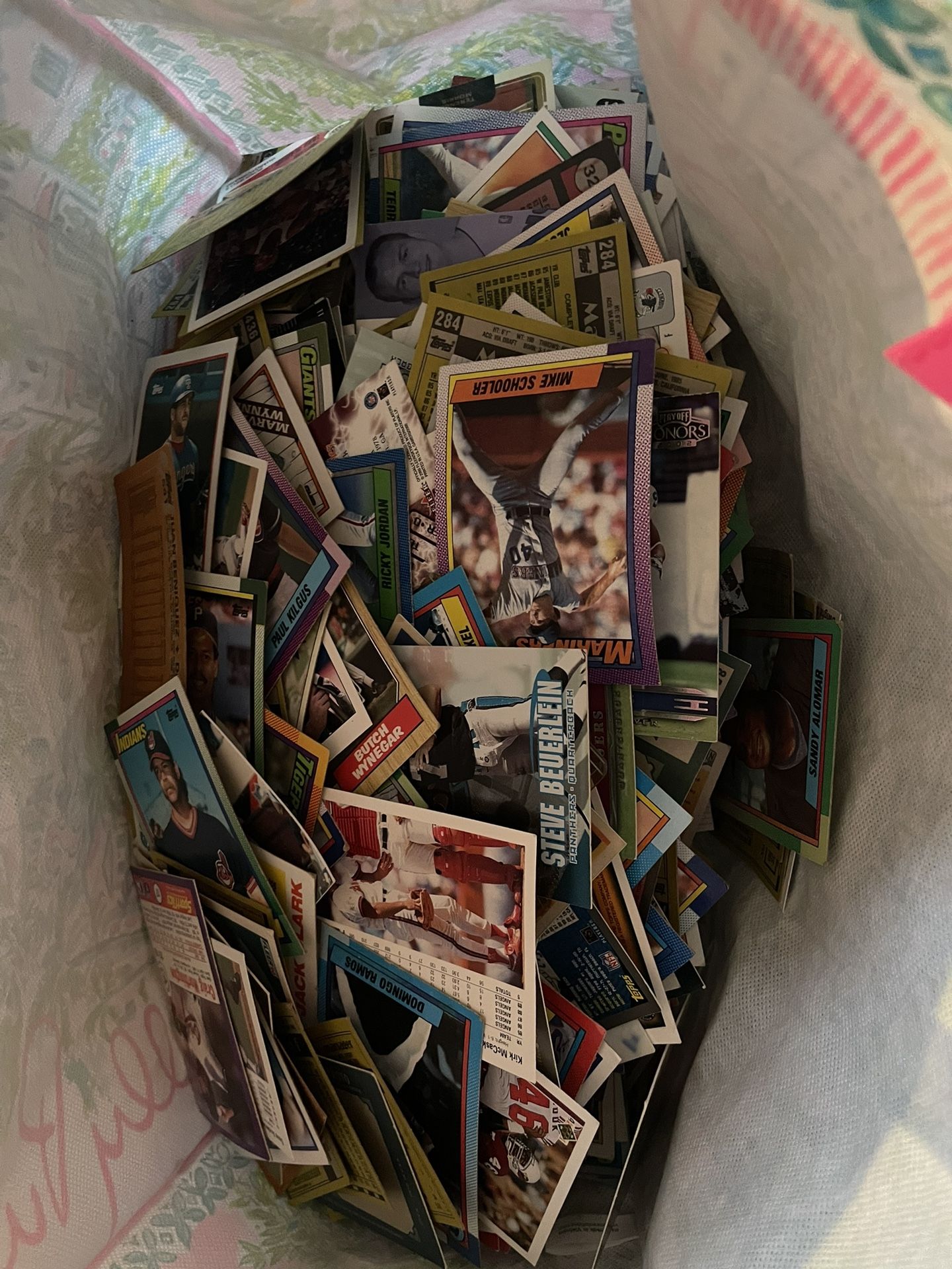 Sports Card Lot - Hundreds Of Baseball/Football/Basketball