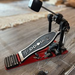 DW 5000 Drum Pedal - The Drummers Choice