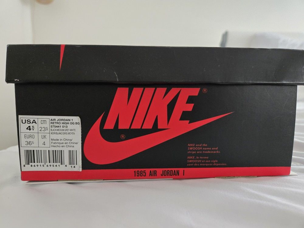 NIKE AIR JORDAN 1 RETRO BRAND NEW