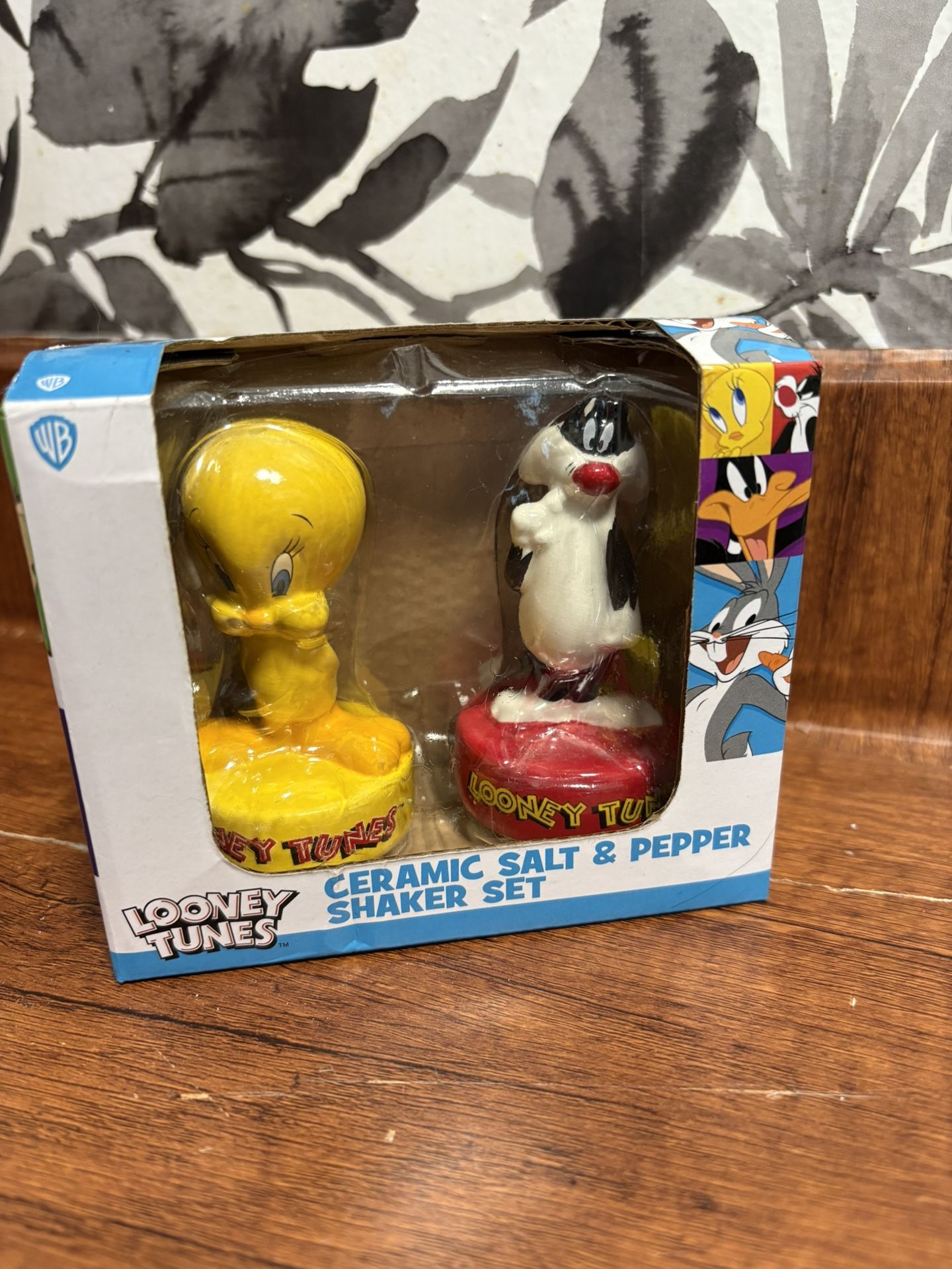 Looney Tunes Salt And Pepper Shaker
