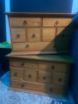 Dresser/topper