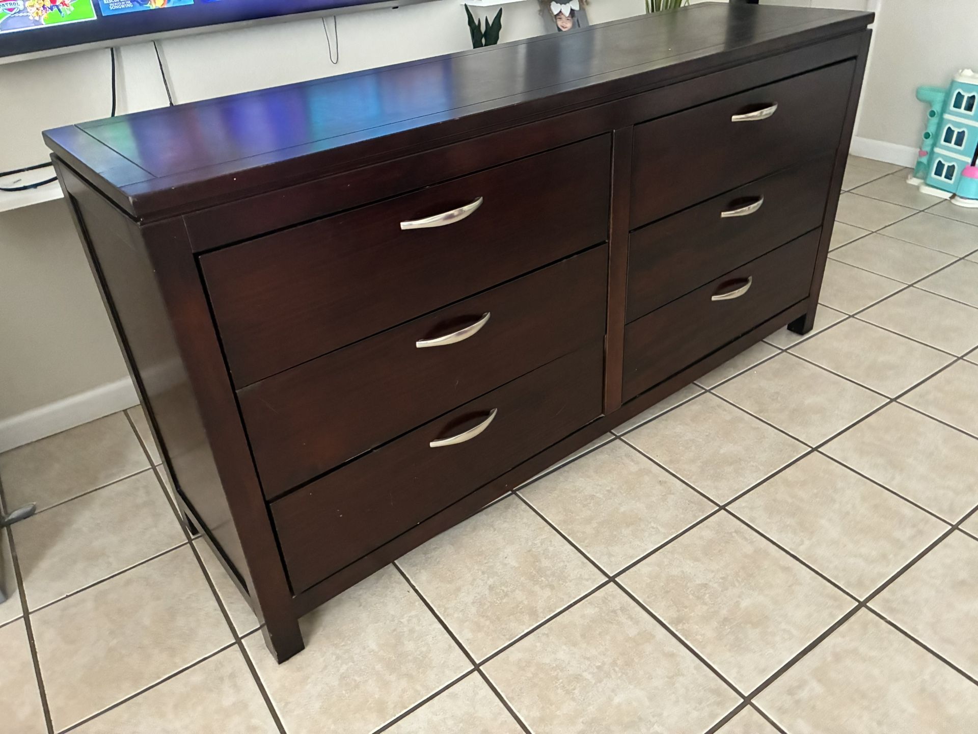 Dresser 6 drawers