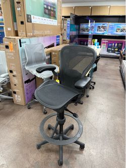 Herman Miller Aeron Sit-Stand Stool Size B Fully Loaded Graphite Black
